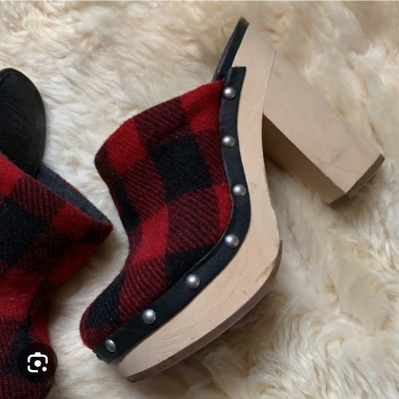 WoolRich Journalist Mule Clog Platform Heels Women’s Buffalo Plaid Red Shoes - Picture 1 of 12